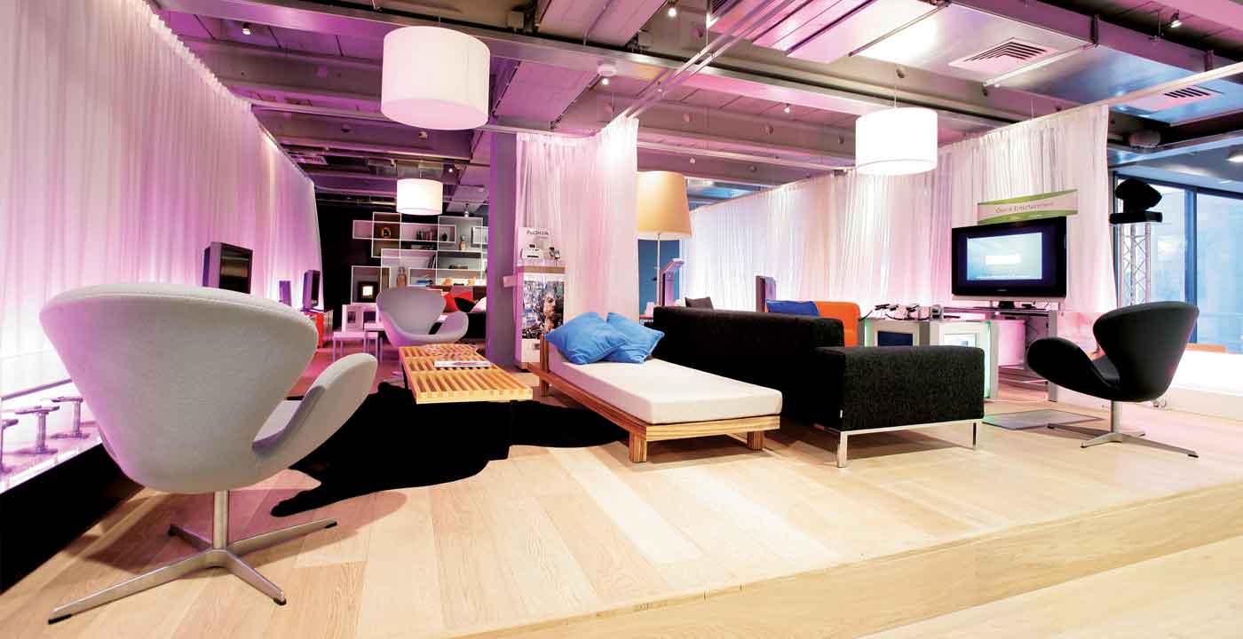 LOUNGE